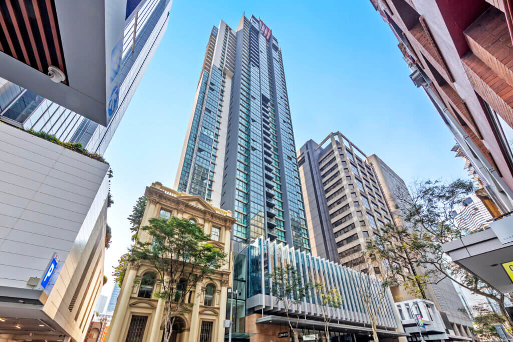oaks brisbane on charlotte suites exterior